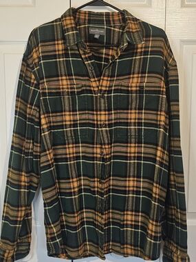 Signature Men's Dark Green and Mustard Plaid Flannel Shirt